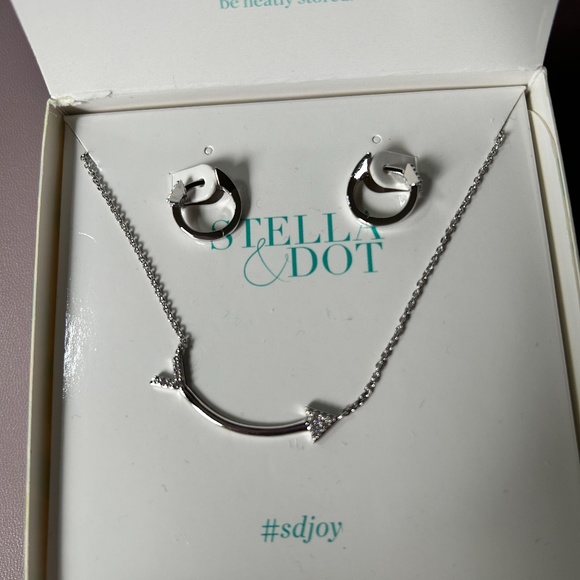 NWOT Stella & Dot MBxSD Doubletake On the Mark Huggie and Necklace set - silver - Picture 4 of 4